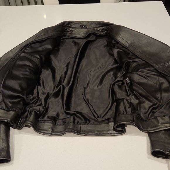 Gorgeous black leather motorcycle jacket size M with braided detail! - Picture 6 of 10